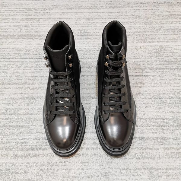 

new autumn/winter 2019 martin boots skidproof cargo shoes snowshoes fashion trend boots men's leather shoes, Black