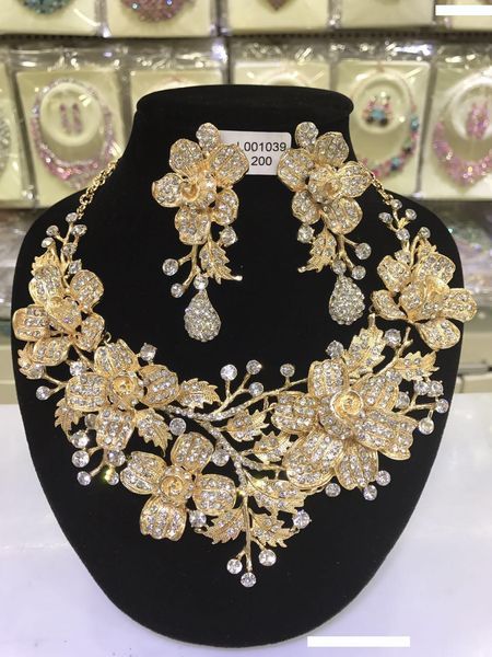 

whole saleluxury gold wedding flower necklace earrings set chunky statement bridal jewelry set crystal rhinestone jewelry for women wc027, Slivery;golden