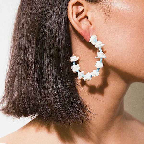 

vintage creative shell fragment acrylic beads geometric hoop earrings for women elegant round circle earrings jewelry xr2509, Golden;silver