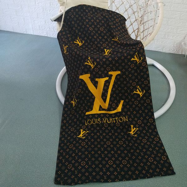 

70*140cm 2019 creative pattern european and american beach towel fashion lady printing ultrafine fiber fitness jogging beach towel