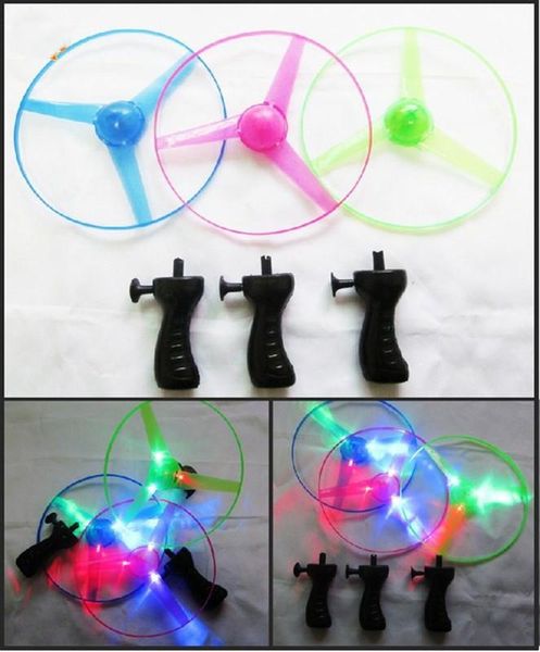 

2019 горячие продажа детские игрушки свет вспышки игрушки смешные красочные вытягивать нитку ufo led light up летающие блюдца диск дети верт