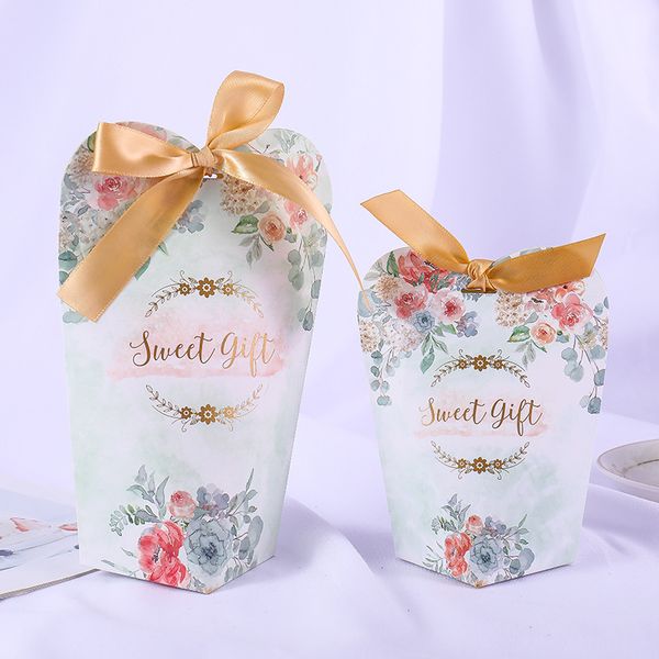 

2020 flamingo candy box paper packaging flower gift box wedding with ribbon candy bag boite dragees de mariage conos papel boda