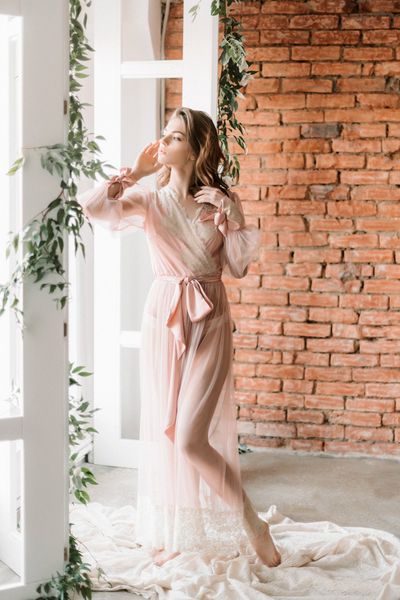

a line women bath robes illusion bodice v neck long sleeve bows appliques lace bridal robe sweep train bath robe, White;pink
