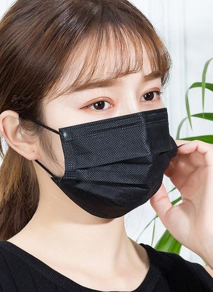 

3 layer famouth non woven anti dust earloops mask masks with black color in stock