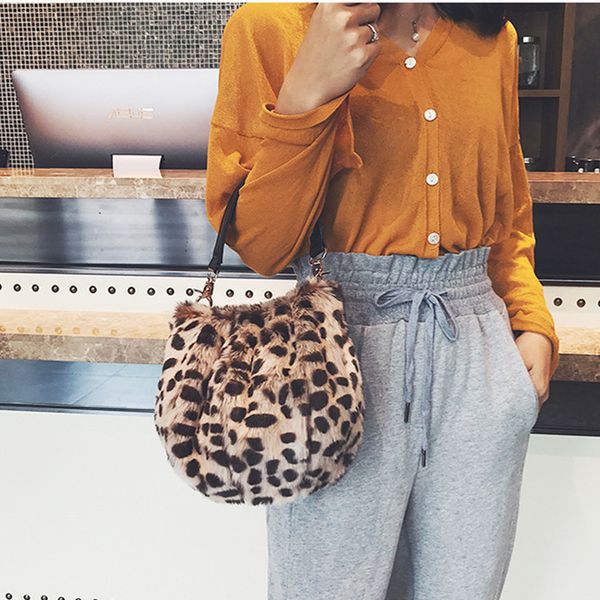 

one shoulder messenger bag fashion style plush women's bag simple small bagwomen