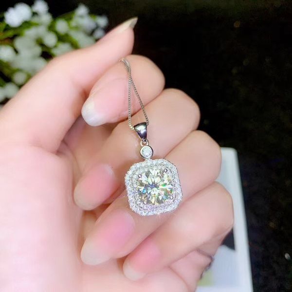 

moissanite super popular styles, necklaces, ladies'party play. 925 pure silver