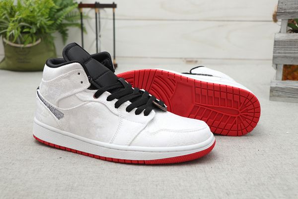 

2020 new arrival clot x jumpman 1 mid high retro women mens basketball shoes for fearless 1s sports designer sneakers trainers size 36-45