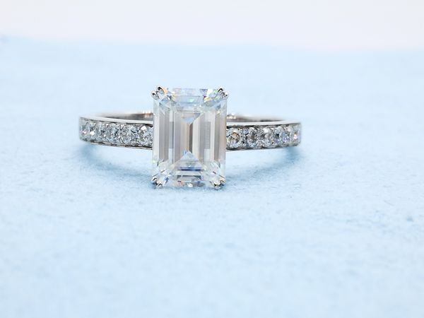 

fashion emerald cut moissanite stone 9k,14k,18k white gold 1ct,2ct,3ct engagement wedding rings test positive with certificate, Slivery;golden