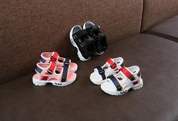 

производители прямые продажи новых летних детских сандалий мальчиков пляжная обувь с мягкой подошвой нескользящая обувь для девочек оптом ра, Black;red