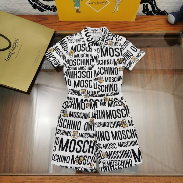 

Новая девушка принцесса отворот монограмма короткий рукав топ + шорты спортивный костюм