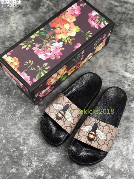 

Cheap Luxury Designer Mens Womens Summer Sandals Beach Slide Luxury Slippers Ladies Designer Shoes Print Leather Flowers Bee 36-46 With Box