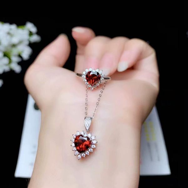 

lover heart red garnet gemstone ring and necklace jewelry set with silver, Black
