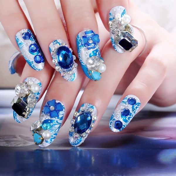 

24pcs/boxed fragrant white crown mid-long oval head press on nail tips wearable full cover finger fake nails with glue designed, Red;gold