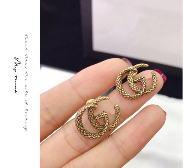 

2020 австрийский сладкий минималистский письмо серьги ретро высокого класса серьги женский кристалл женские изысканные ювелирные изделия, Golden;silver