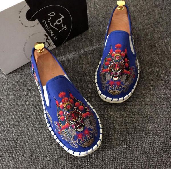 

Холст обувь мужская с принтом вышитая тканевая обувь повседневная обувь новинка