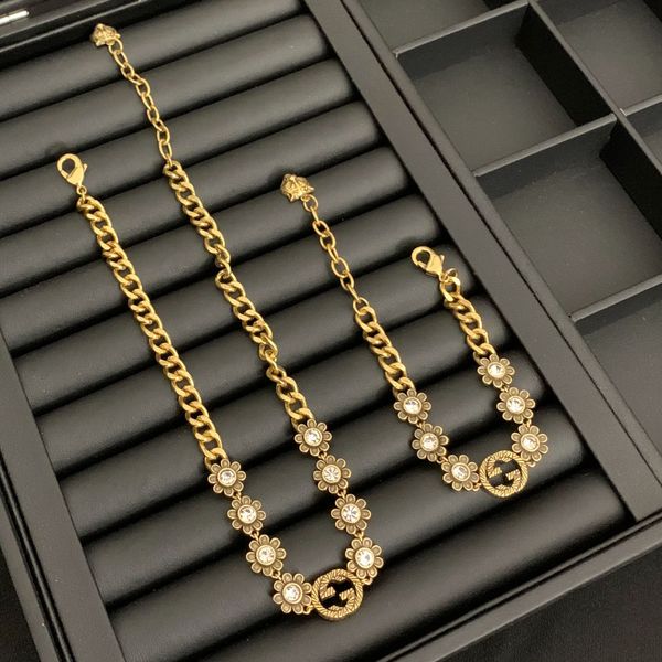 

Ѭоконй дизайн нового ѬеѬо лепеок наейной епоки двойники г попђлѬнй в, Golden;silver