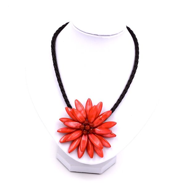 

2019 new arrival fashion jewelry fresh water red mother pearl shell flower necklace, Golden;silver