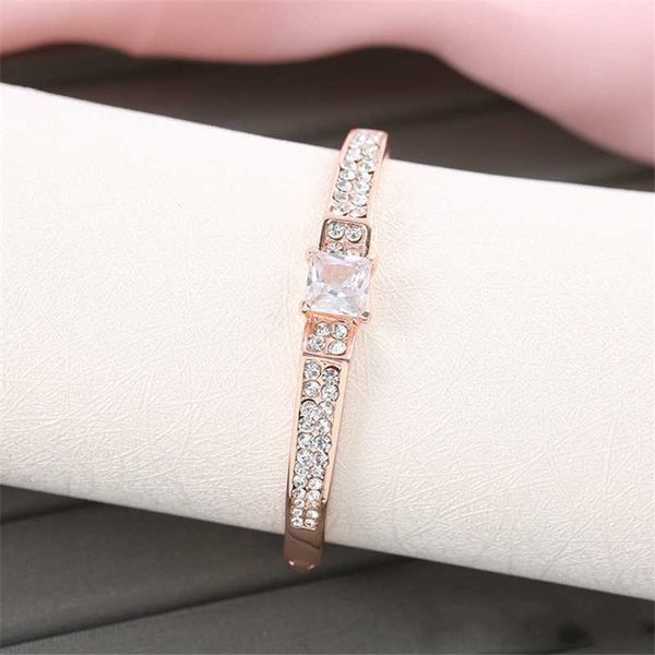 

2020 creative new korean popular simple fresh student fashion wild bracelet mori girlfriend bracelet rose gold fashion simple mo, Black