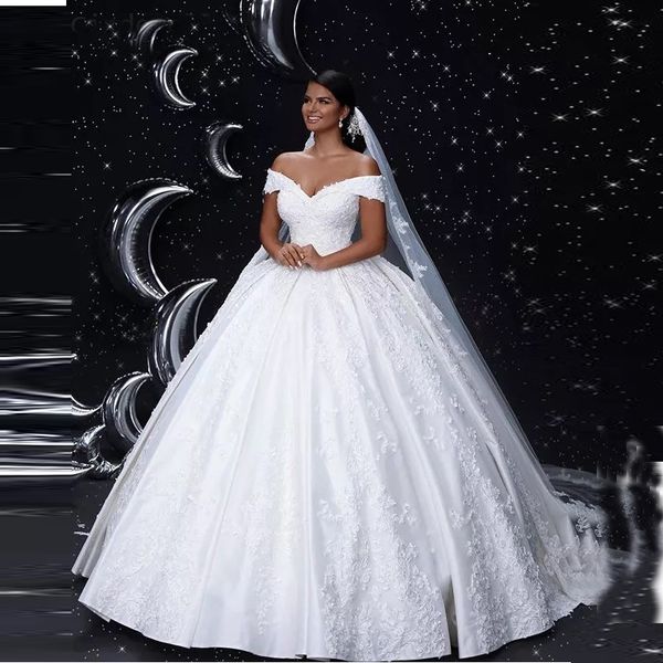 

cinderella off the shouder ball gown wedding dresses up-lace back ruffle applique bridal gowns wedding dresses 2021 dubai designer, White