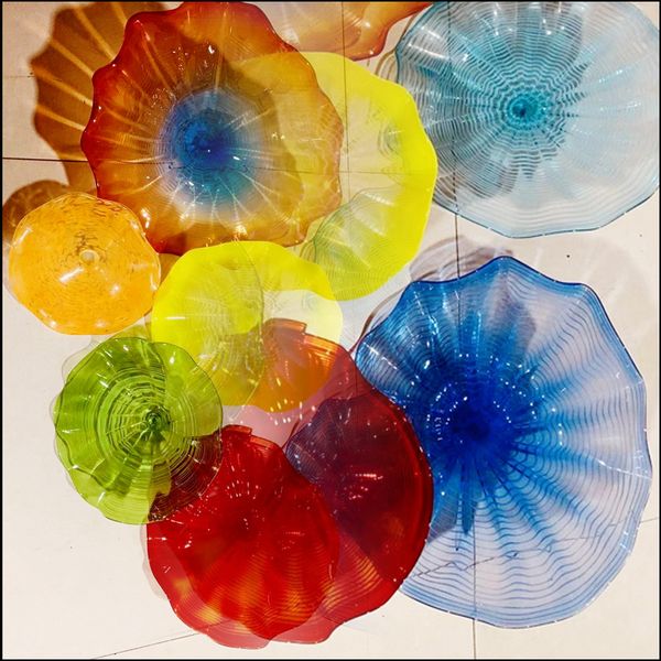 Piatti da appendere in vetro di Murano soffiato a mano al 100% Arte della parete Stile Dale Chihuly Multi colore Vetro artistico Lampade in vetro soffiato a mano Piatti da parete