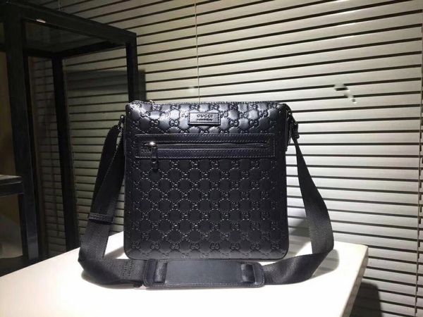 

Mens bag Mens one-shoulder messenger bag Built-in zip pocket and mobile phone Bag model: Size: 29cmx 27.5cmx 3 5cm 406408