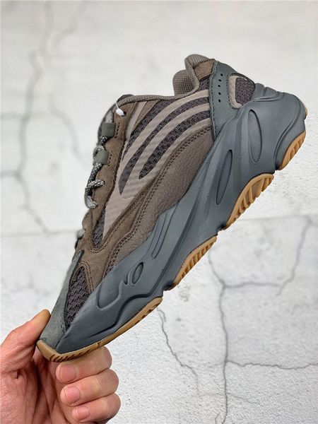 

with box 2019 700 v2 cement geode static sneaker men women triple black mauve running shoes