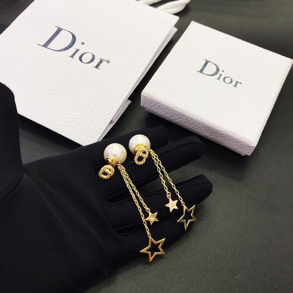 

модные жемчужные шпильки. универсальность и деликатная. довольно иметь большой стиль бренда, Silver