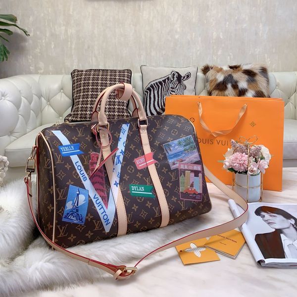 

2020 designer duffel bags men women outdoor luxury shoulder bags large capacity travel pack mens brand designer handbags b102696k