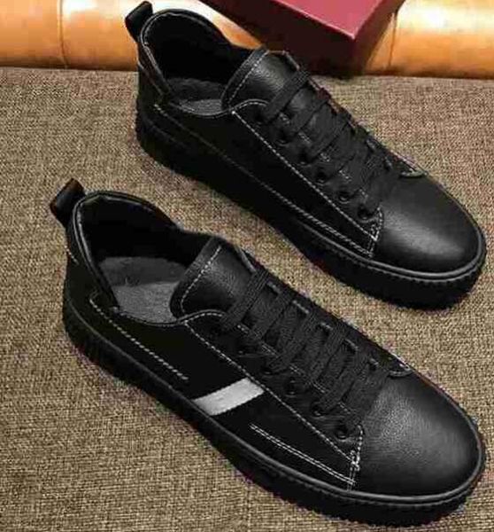 

2019 selling black fashion new breathable wear-resistant men's loafers size 39-44