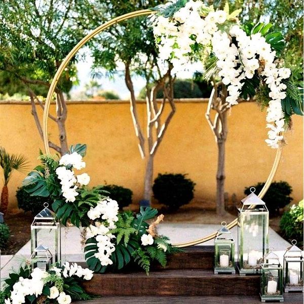 Large Size Bridal Large Iron Round Ring Arches Frame Background