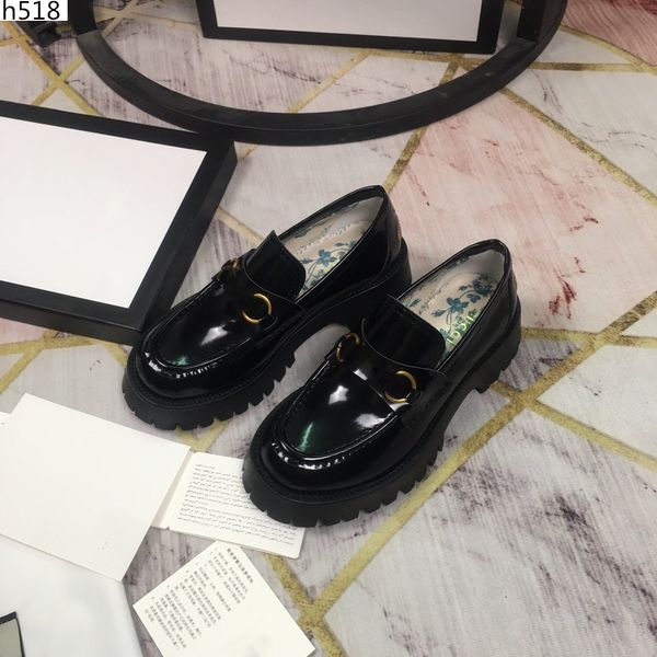 

luxury designer shoes for women horsebit loafer low heel leather lug sole loafers with blue rosebud print black shiny casual shoes3