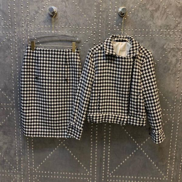 

2019 ladies fashion black and white square irregular suit jacket + bag hip pencil skirt 2 sets 1112