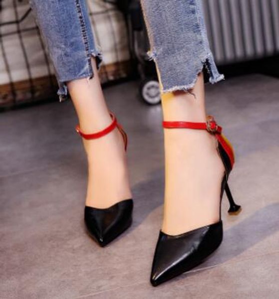 

лето 2020 новые заостренной обуви сладких согласующие цветов туфля на шпильки с полой сандалией одна кнопки для женщин в черном, Black