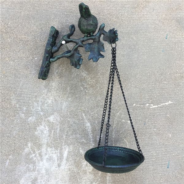 2020 Decorative Leaf Design Hanging Bird Feeder Bird Bath Cast
