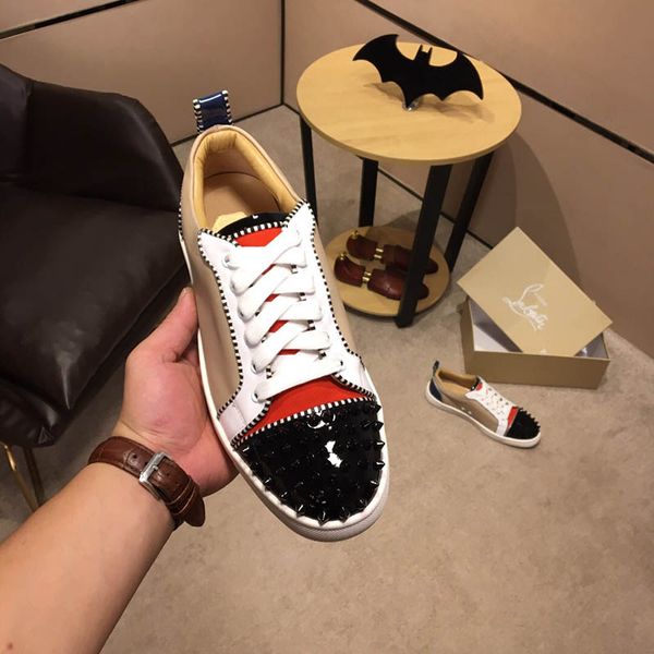 

2019 men luxury red bottom de igner ca ual hoe pike flat red ole men brand low fa hion lei ure hoe with box