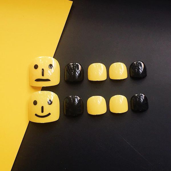 

1 set cute cartoon toes false nails foot artificial nail tips diy nail art fake nails fashion french manicure, Red;gold