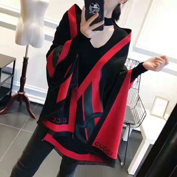 

Unique printed high quality scarves, from the moment you wear scarves, you look extraordinarily different