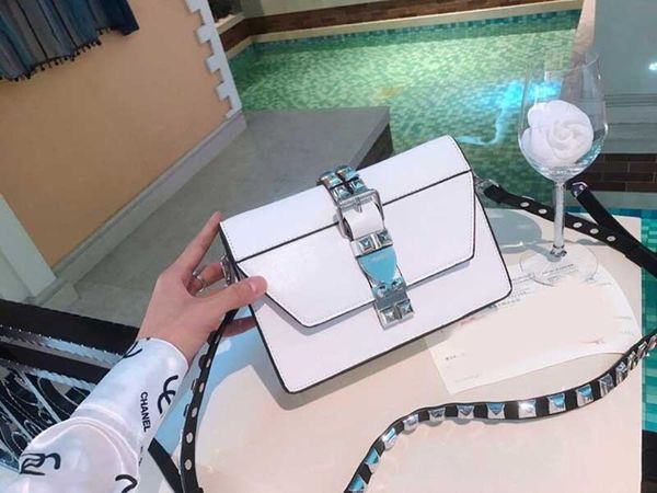 

2019 Горячий Парад Бренд Дизайнер Заклепки Сумки На Ремне ПАА Старинные Женщины Алмазные Сумки Мода Tote Креста Тела Сумка Дамы Кошелек Сумка