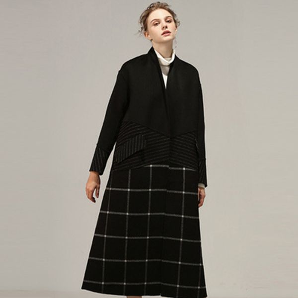 

winter woman coats 2019 autumn and winter new woolen coat black stitching plaid in the long coat large size female jacket