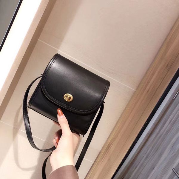 

saddle bags small crossbody bags shoulder bag retro leather bag classic flap bag chain tofu bags