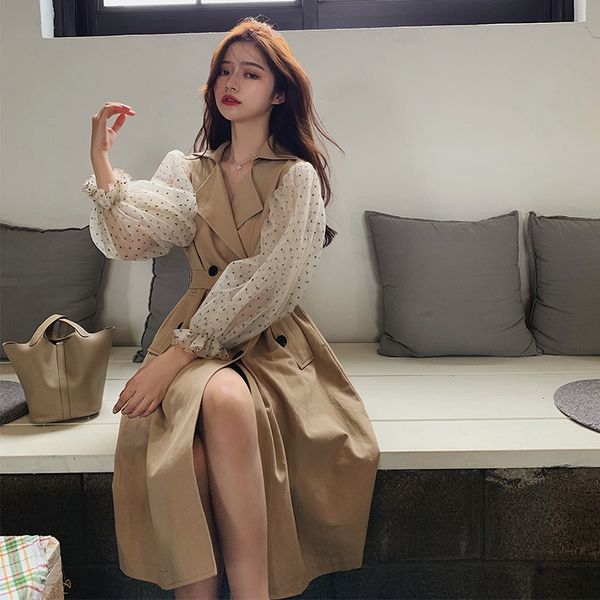 

lin shanshans new style in early autumn. you are the heroine of korean drama. french warm oil stitching sleeve windbreaker, Red