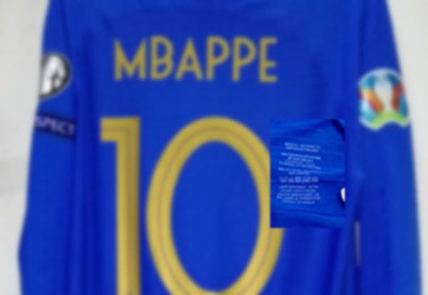 

L / S подготовить новый золотой шрифт с датированной печатью 25 Марс в наличии