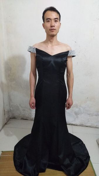 

robe de soiree 2019 black satin mermaid evening dresses off the shoulder v neckline with pearls court train elegant evening gowns on sale, Black;red