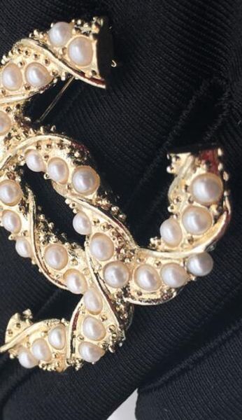 

новое качество дизайнер обмотки перл письмо брошь дамы костюм свадебные украшения подарок модные аксессуары, Black