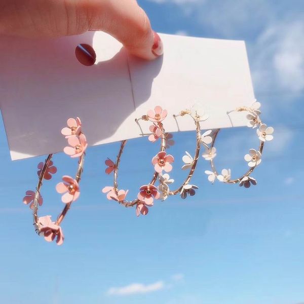 

simple flower hoop earrings for women 2020 new chic sweet big round circle earrings wedding party jewelry bijoux, Golden;silver