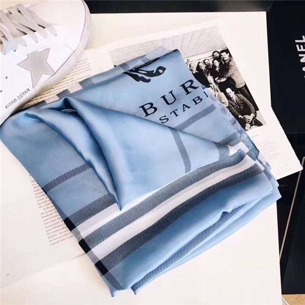 

New design 2019 new summer women's scarf fashion soft silk women's classic plaid print shawl