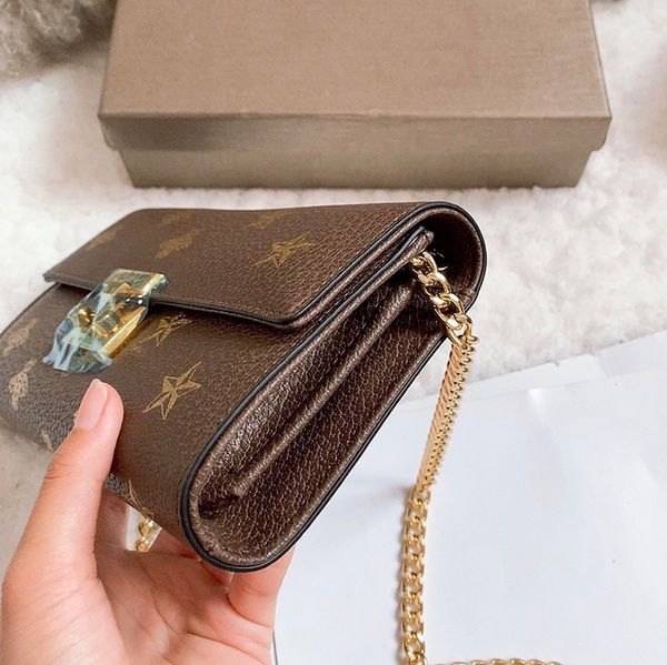 

2020 new est brand fashion luxury designer bags classic package strawberry printing designer crossbody bag chain messenger bag