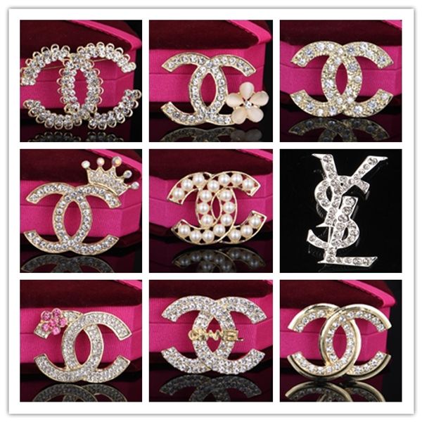 

Cry tal rhine tone letter brooch pin fa hion jewelry co tume decoration broach famou de igner uit lapel pin for women jewelry acce ory