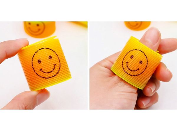 

48PCS 3.5cm Colorful Magic rainbow spring circle Slinky Children Classic Development Educational Plastic Toy Kids Christmas Gifts