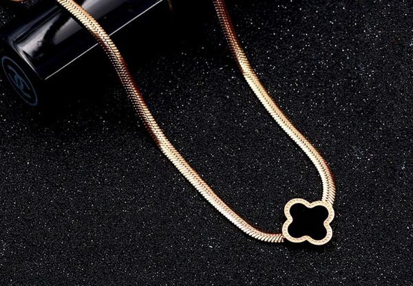 

2019 new 18k gold titanium steel lucky flowers pendant necklaces fashion women's pendant necklace charm jewelry, Silver